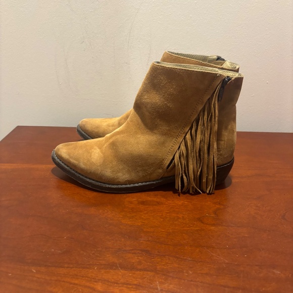 Mr. Wolf Women's Distressed Suede Fringe Ankle Boots Brown Size 37/6.5 Western - Picture 3 of 12